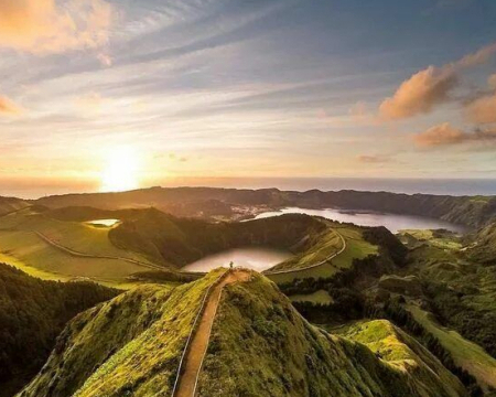 Volcanic lakes and tea plantations: what captivates tourists in the 'European Hawaii'