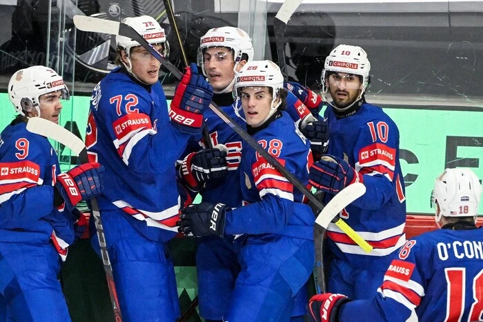 Die USA besiegten Schweden und erreichten zum ersten Mal seit 65 Jahren das Finale der Eishockey-Weltmeisterschaft