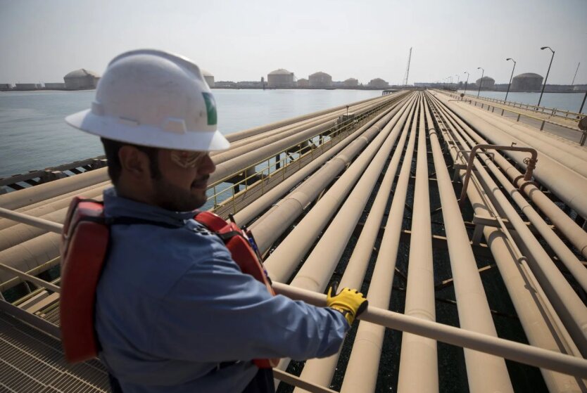 Нафтовий гігант Aramco звітує про зниження прибутку через падіння цін на нафту