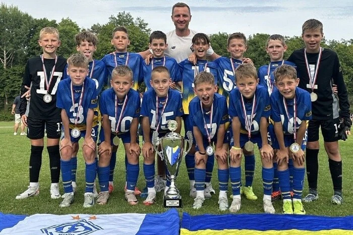 Dynamo U10 hat ein internationales Turnier in Deutschland gewonnen