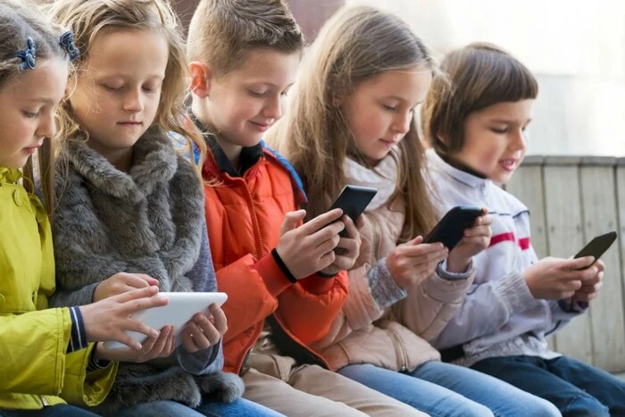 Die größte Provinz Kanadas verbietet Handys in Schulen vollständig