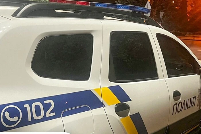 В Полтаве: 19-летний парень упал с крыши ТРЦ