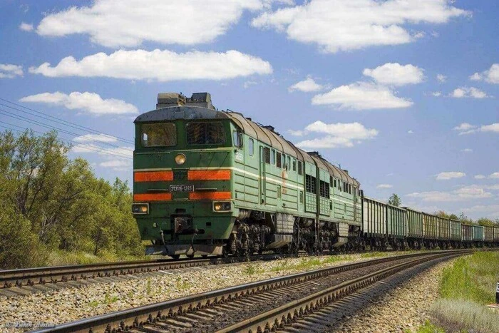 Росіяни атакували цивільний вантажний поїзд