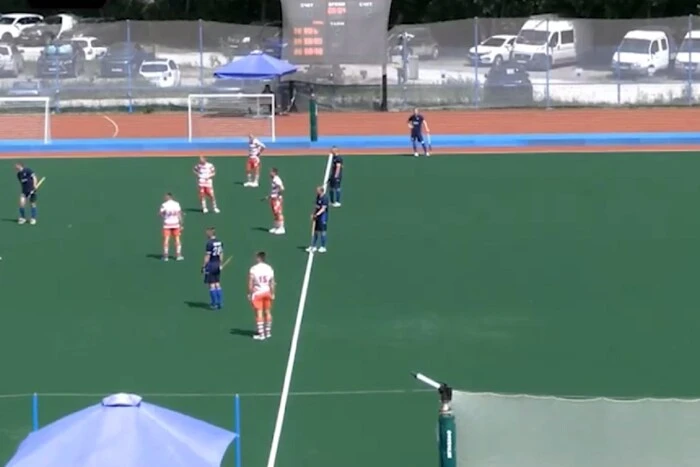 Strawberry seller shot the coach during the match of the Russian championship in field hockey