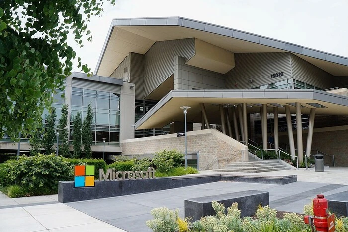 Microsoft увольняет около шести тысяч сотрудников