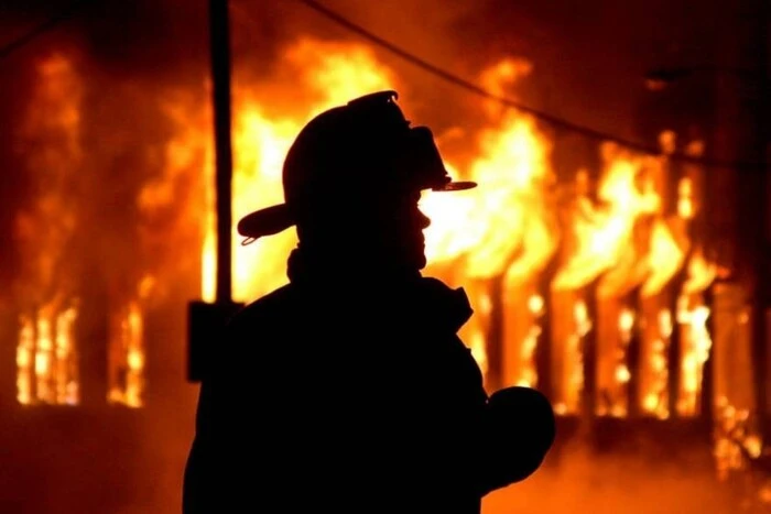 Ворог завдав ударів по Полтавщині: на підприємстві виникла пожежа
