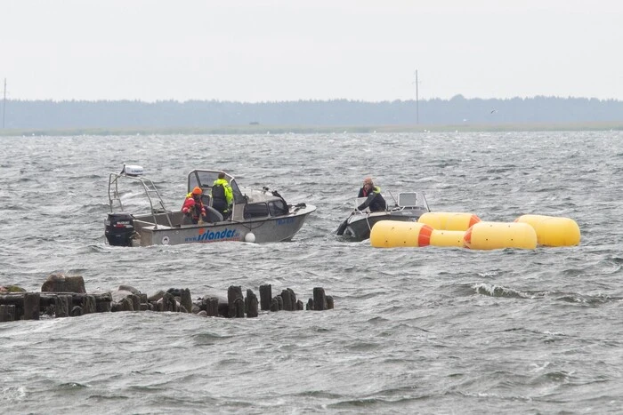 A helicopter has crashed into the Baltic Sea, seven passengers managed to survive