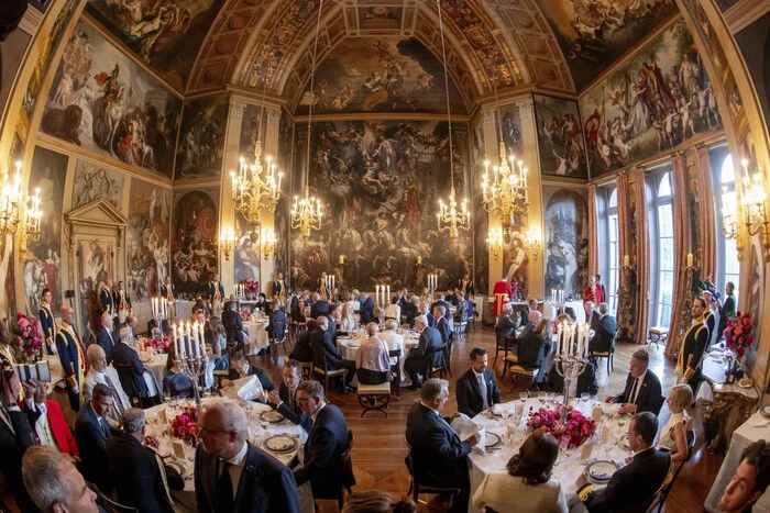 NATO-Gipfel in den Niederlanden: Mit wem saß Selenskyj während des Abendessens in der königlichen Residenz?