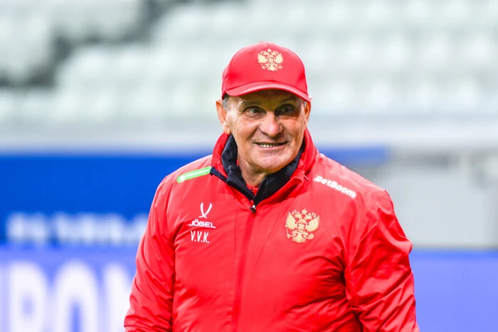 The coach of the Russian national football team turned out to have two wives