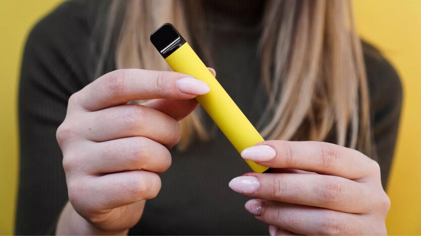 Complete Failure of the Reform: Ukrainians Shocked by Data on Teen Smoking