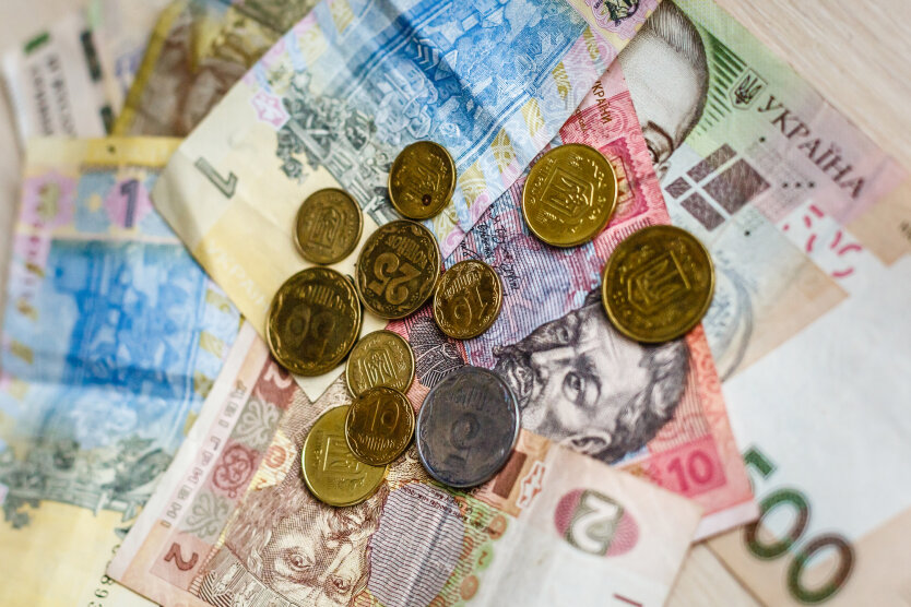 Payments from 450 to 3100 hryvnias: assistance established for certain categories in Ukraine