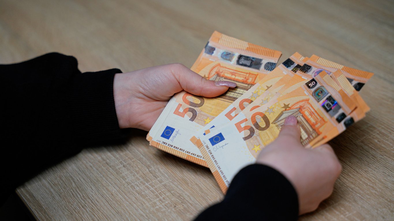 Ausreise aus der Ukraine - wer kann im Juli 2025 Bargeld abheben