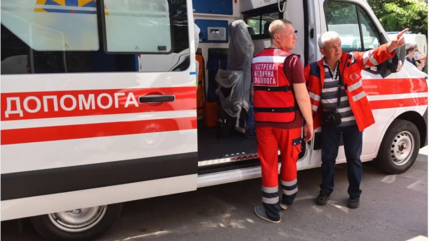 In der Region Donezk traf eine russische Drohne ein Auto mit humanitärer Hilfe