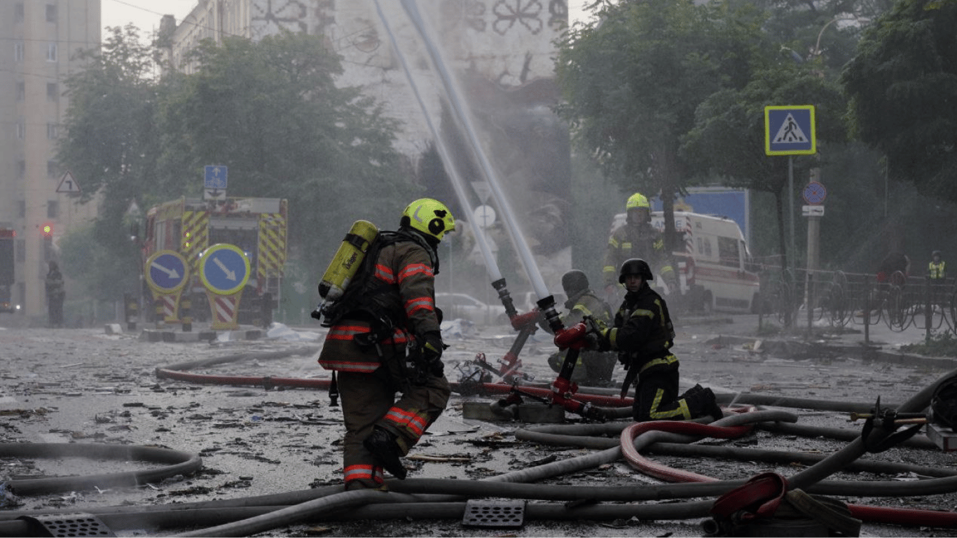 В Киеве после нападения на помощь обратились еще несколько граждан
