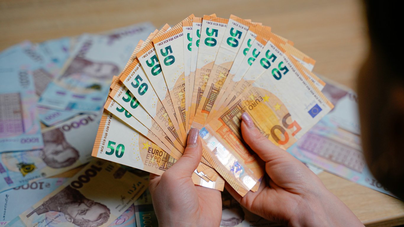 Minimalny dochód – jak ocenia się podstawowe potrzeby na Ukrainie i w UE