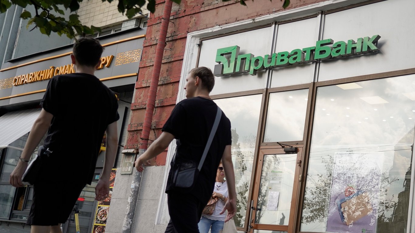 У клиентки ПриватБанка мошенники списали 76 тысяч — помог ли суд