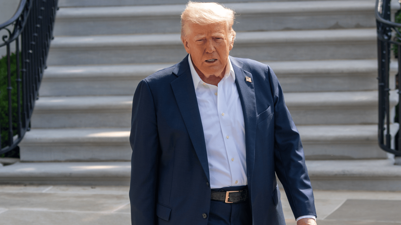 У США звільняють працівників, що розслідували справи проти Трампа