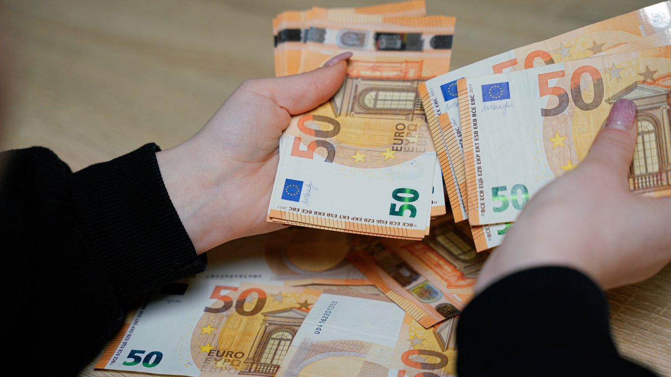 Wypłaty dla Ukraińców — gdzie w UE będzie trudniej otrzymać pomoc