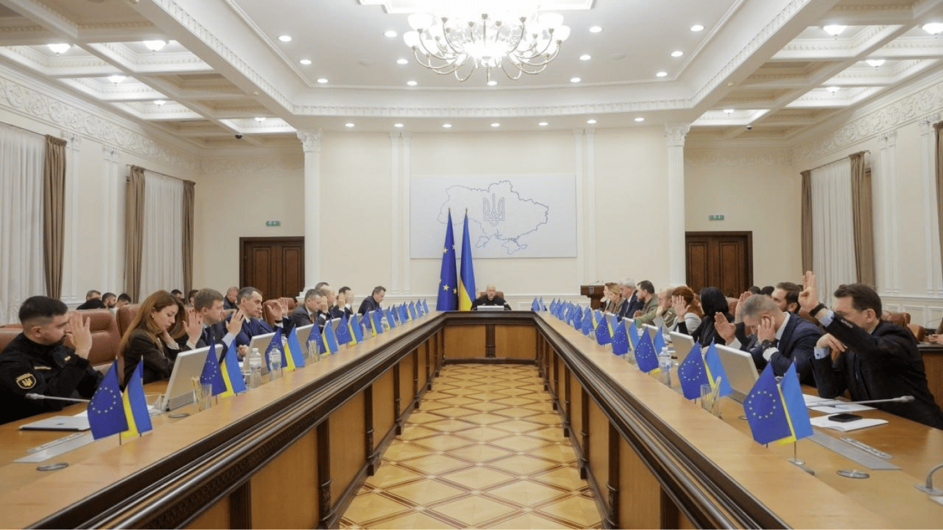 Кадрові перестановки в уряді — Железняк назвав головні зміни