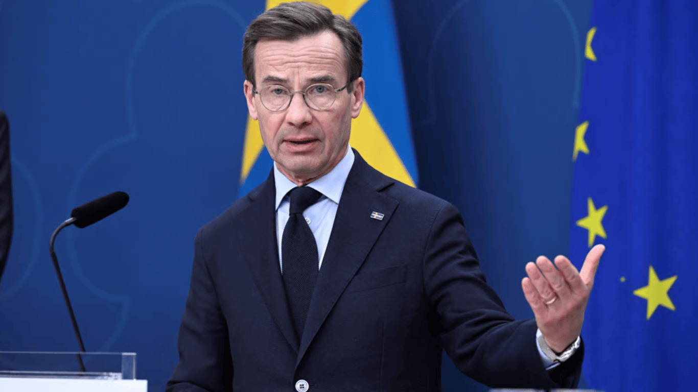Прем'єр Швеції озвучив позицію щодо постачання зброї Україні