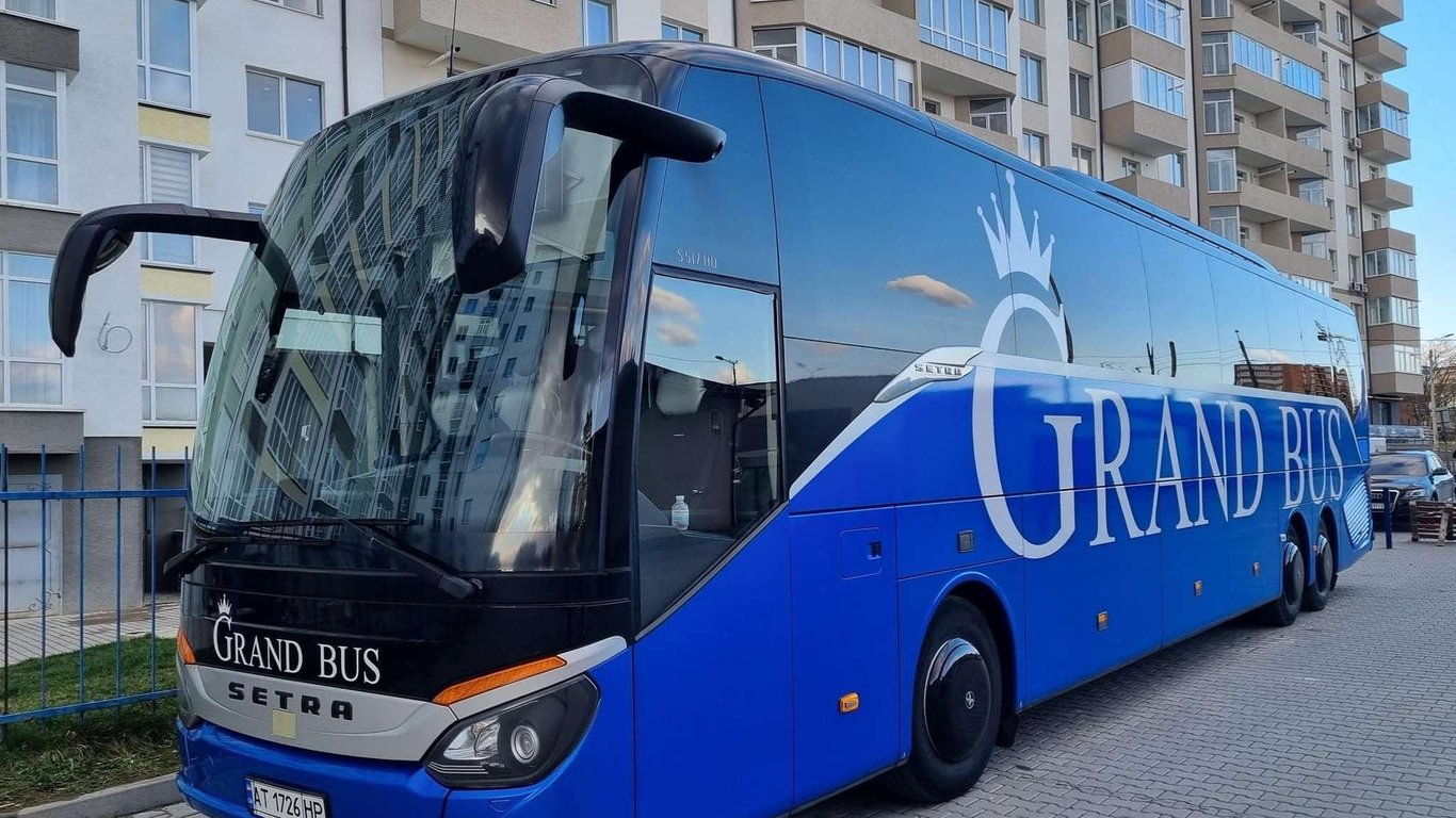 Поїздка до Польщі — скільки коштують місця в автобусах класу люкс