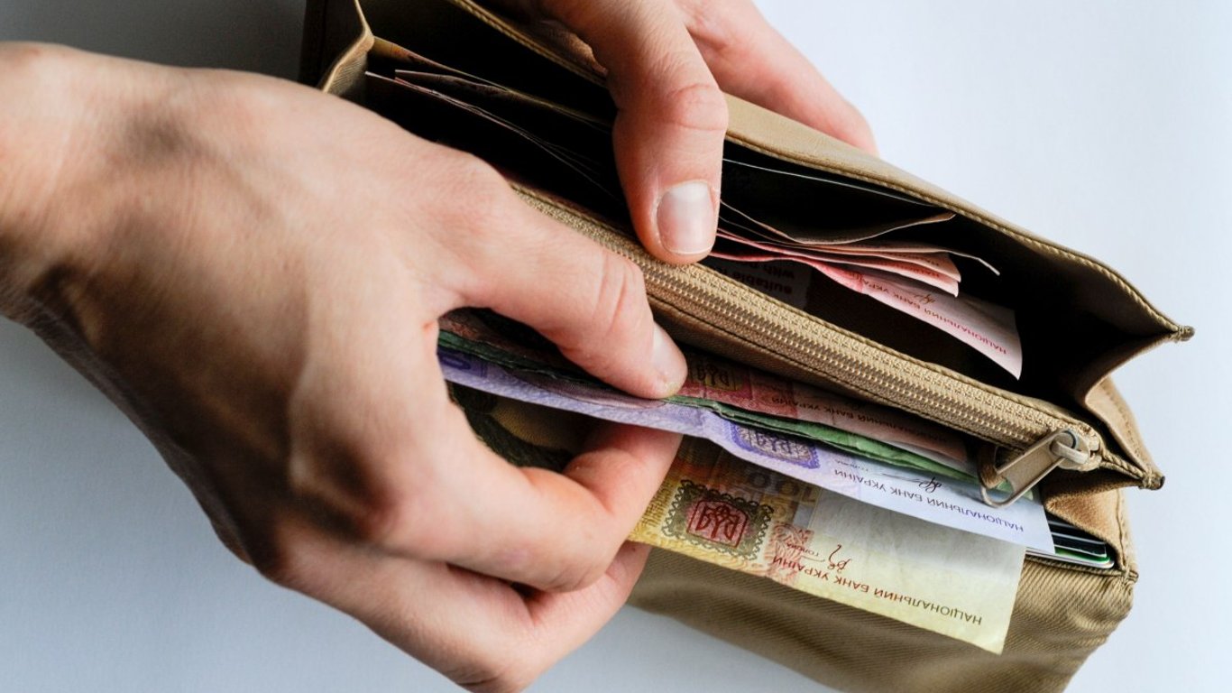 Fraudsters are once again hunting for Ukrainians' money — who is at risk