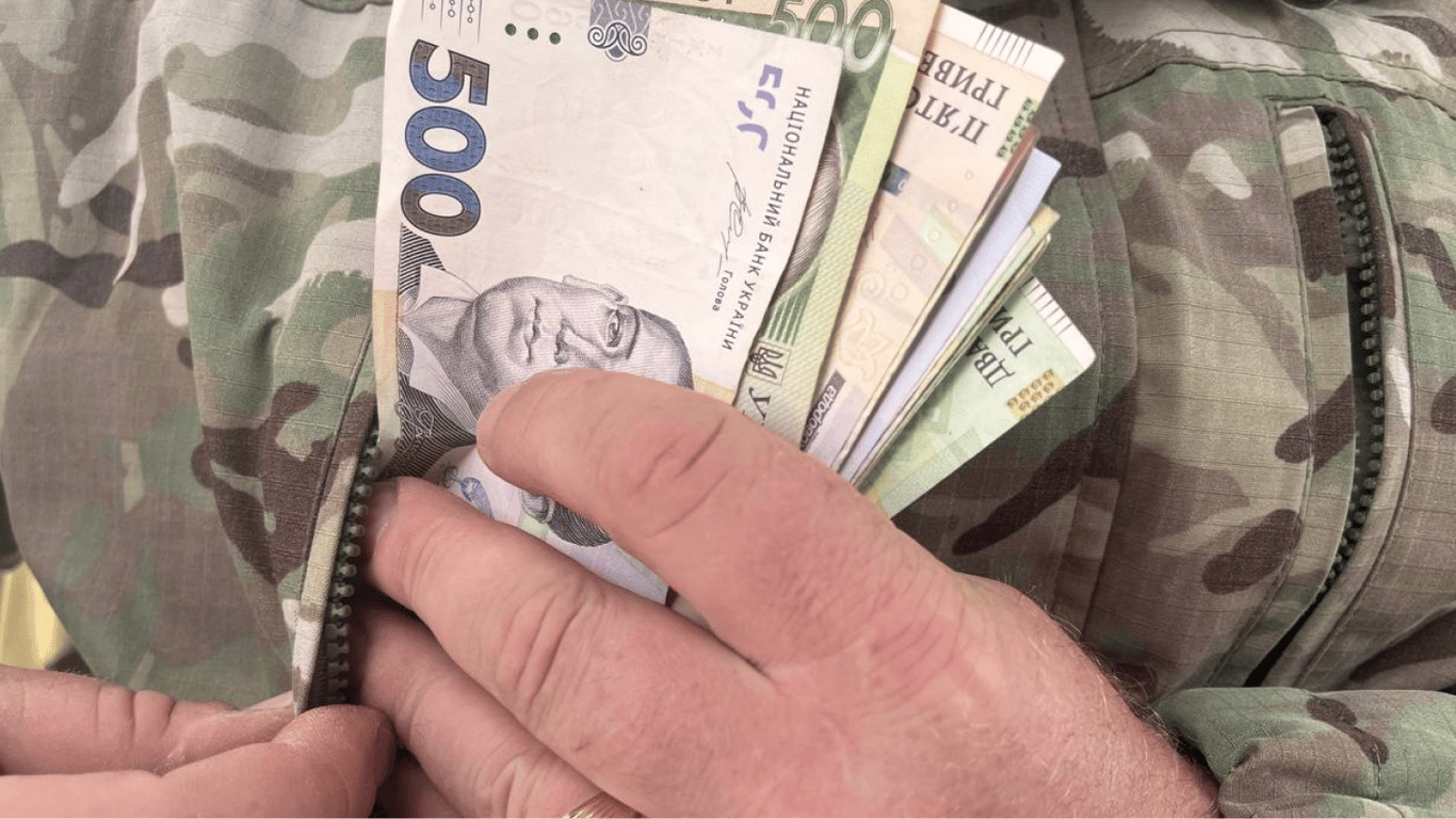 Zahlungen für Kämpfer - wie man im August zusätzliches Geld erhält