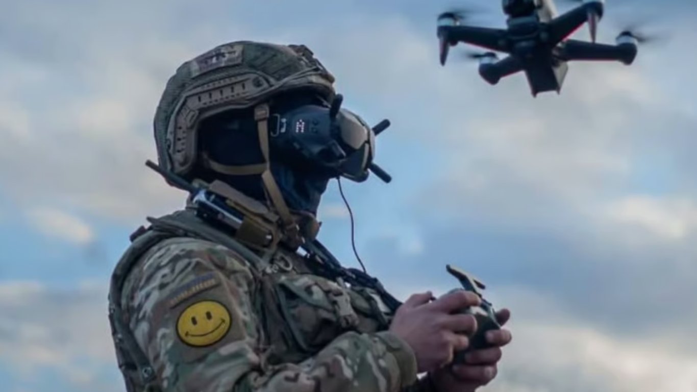 Azov is looking for intelligence analysts - offering a high salary