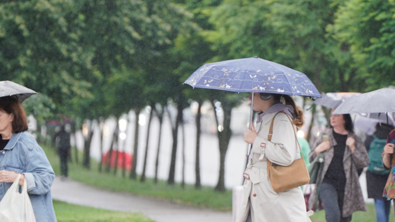 Зливи, місцями лише +9 °С — яка погода буде в Україні сьогодні