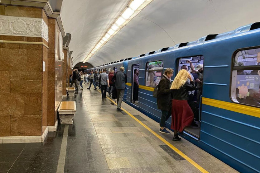 У метро Киева проезд для некоторых пассажиров может стоить вдвое дороже: в чем причина