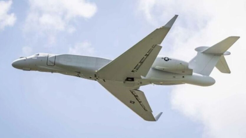 Военный самолет G550 с технологиями наблюдения