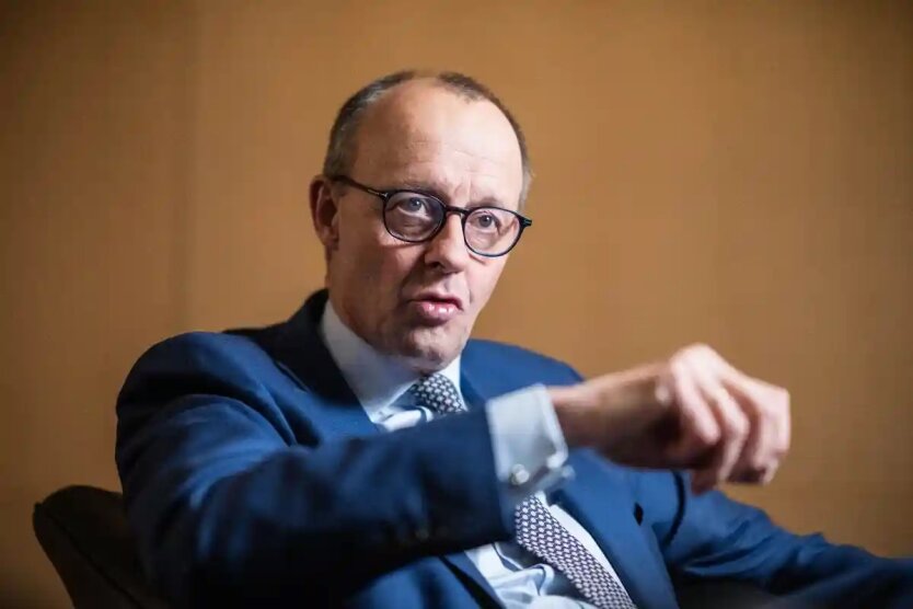 Немецкие СМИ: Мерц не видит быстрого мира в Украине, тогда как Трамп изменил курс